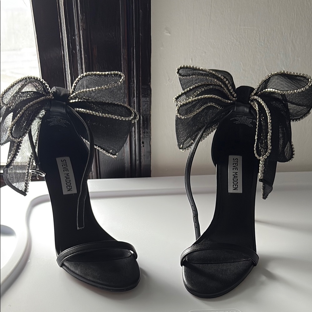Steve Madden Black Bow Heels